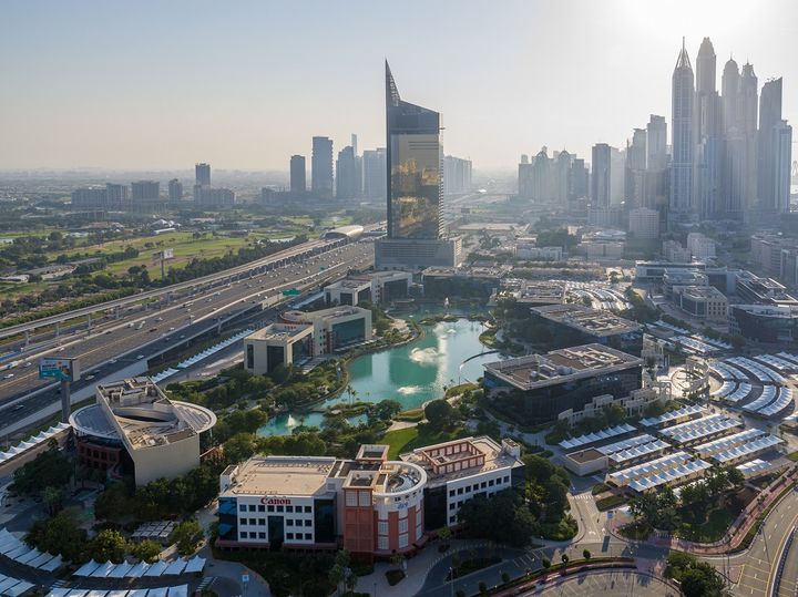 아랍에미리트(UAE)가 인공지능(AI)을 활용해 현행 법 개정에 나선다. 사진은 두바이 인터넷시티 전경(사진=지니언스 제공) *재판매 및 DB 금지