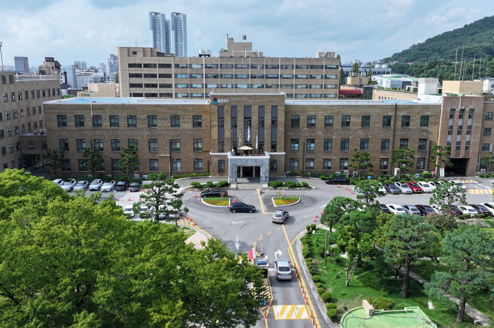 충북도청 본관, 도서관·전시관 갖춘 문화복합공간으로