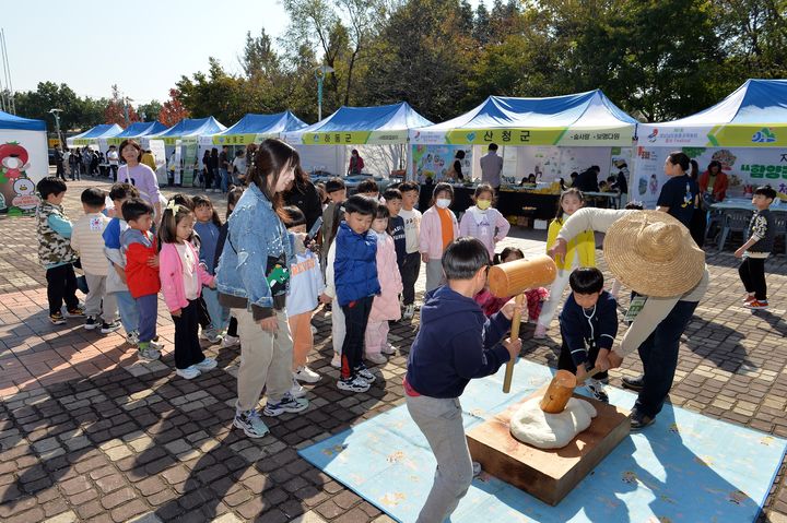 [진주=뉴시스]경남농업기술원, 2023 제1회 농촌교육농장 홍보페스티벌. *재판매 및 DB 금지