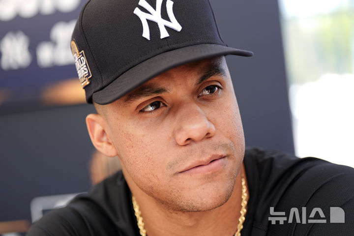  [로스앤젤레스=AP/뉴시스]올 시즌 뉴욕 양키스에서 뛴 후안 소토가 FA 시장에서 인기를 끌고 있다. 사진은 지난 10월 25일 LA 다저스와 월드시리즈를 앞두고 인터뷰 중인 소토. 2024.10.25.&nbsp; 