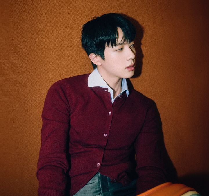 [서울=뉴시스] 방탄소년단 진. (사진 = 빅히트 뮤직 제공) 2024.10.25. photo@newsis.com *재판매 및 DB 금지