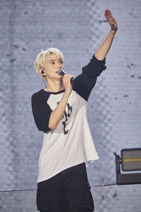 [서울=뉴시스]그룹 '엔시티(NCT)' 재현이 지난 26~27일 서울 올림픽공원 핸드볼경기장에서 첫 팬 콘서트 '뮤트(Mute)'를 성료했다고 소속사 SM엔터테인먼트가 28일 밝혔다. (사진=&nbsp; SM엔터테인먼트 제공) 2024.10.28 photo@newsis.com *재판매 및 DB 금지