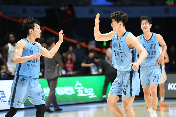 [서울=뉴시스] 프로농구 고양 소노의 이재도(왼쪽), 이정현. (사진=KBL 제공) *재판매 및 DB 금지