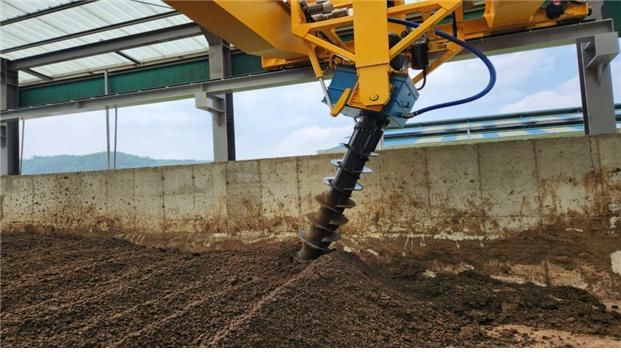 청주시, 나선형 수직혼합 분뇨 퇴비 자동화시설 도입