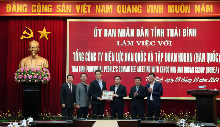 [서울=뉴시스] 호반그룹은 김대헌 기획총괄사장이 베트남 타이빈성(Thai Binh)을 찾아 해외 사업 관련 협의를 진행했다고 29일 밝혔다. (사진=호반 제공) 2024.10.29. photo@newsis.com *재판매 및 DB 금지