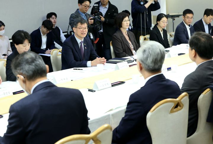 [서울=뉴시스] 이기일 보건복지부 제1차관이 29일 제4차 장기요양위원회에서 발언하고 있다. (사진=보건복지부 제공) 2024.10.29. photo@newsis.com *재판매 및 DB 금지