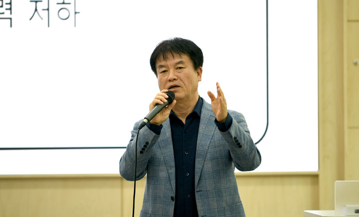 [뉴시스=천안] 유관순학 특강을 하고 있는 지명훈 강사. (사진=백석대학교 제공) 2024.10.30. photo@newsis.com  *재판매 및 DB 금지