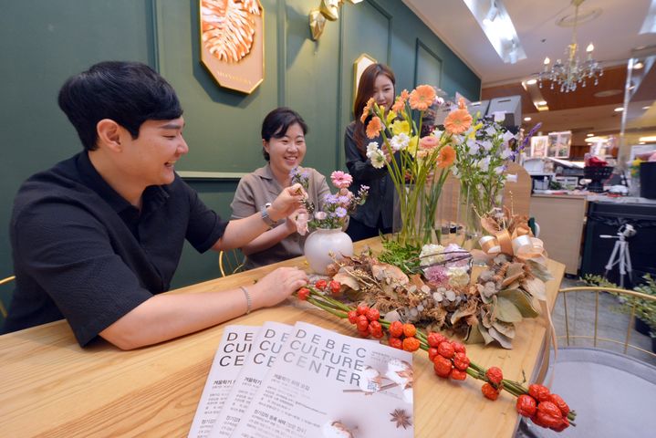 [대구=뉴시스] 대구백화점은 대백문화센터 겨울학기 회원 모집을 시작한다. (사진 = 대구백화점 제공) 2024.10.31. photo@newsis.com *재판매 및 DB 금지