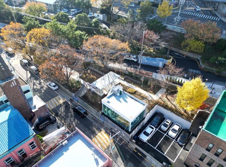 [부산=뉴시스] 제12회 부산시 아름다운 조경상 공모전에서 대상을 수상흔 연제구의 '거울바위문화생활쉼터'(사진=부산시 제공) 2024.11.05. photo@newsis.com *재판매 및 DB 금지