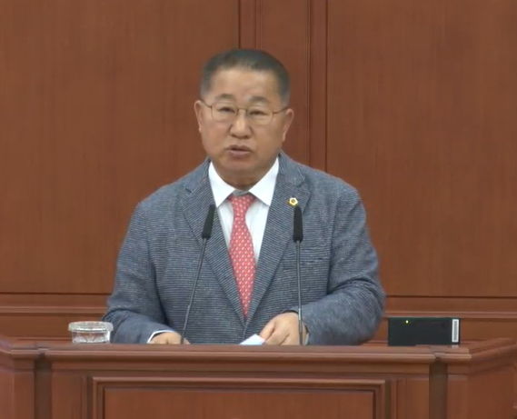 [대전=뉴시스] 국민의힘 이한영(서구6) 대전시의원이 5일 제282회 정례회 제1차 본회의에서 5분 자유발언을 하고 있다. 2024.11.05. photo@newsis.com *재판매 및 DB 금지