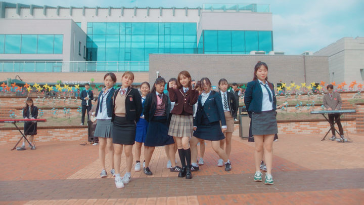 [안동=뉴시스] 2025학년도 수능시험생들을 격려하는 가수 전유진 학생. (사진=경북교육청 제공) 2024.11.07 *재판매 및 DB 금지