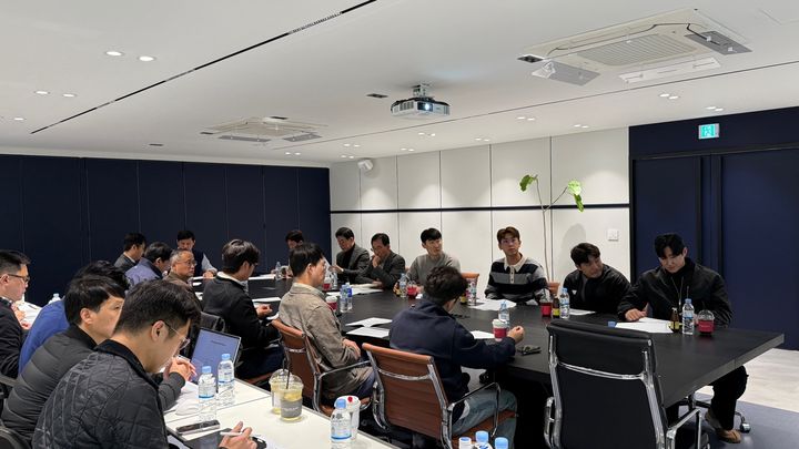 [서울=뉴시스] 한국야구위원회(KBO)가 지난 6일 2025시즌을 대비해 자동 투구 판정 시스템(ABS)과 피치클록 운영, 그리고 체크스윙 비디오 판독 관련 통합 회의를 진행했다. (사진=KBO 제공) 2024.11.07. *재판매 및 DB 금지