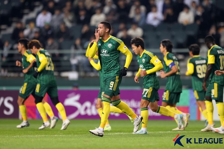 [서울=뉴시스] 프로축구 K리그1 전북 현대의 티아고. (사진=한국프로축구연맹 제공) *재판매 및 DB 금지