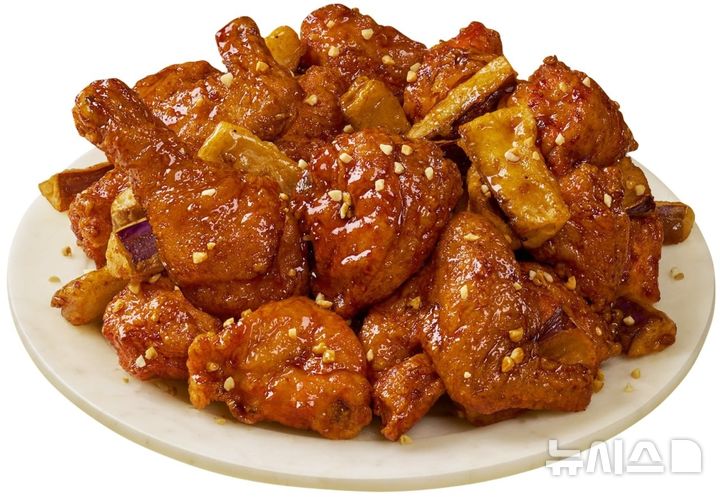 [서울=뉴시스] 신메뉴 '맵소디'. (사진= 제너시스BBQ 그룹 제공)