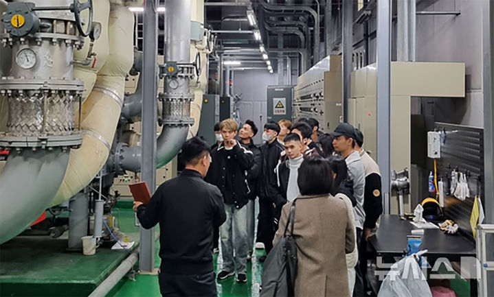 [광주=뉴시스] 동신대 학생들, 김대중컨벤션센터 기계설비 견학. (사진=광주시청 제공). photo@newsis.com *재판매 및 DB 금지