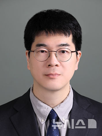 [전주=뉴시스]윤난슬 기자 = 전주대학교 미래융합대학 로컬벤처학부 김시열 교수.(사진=전주대 제공)