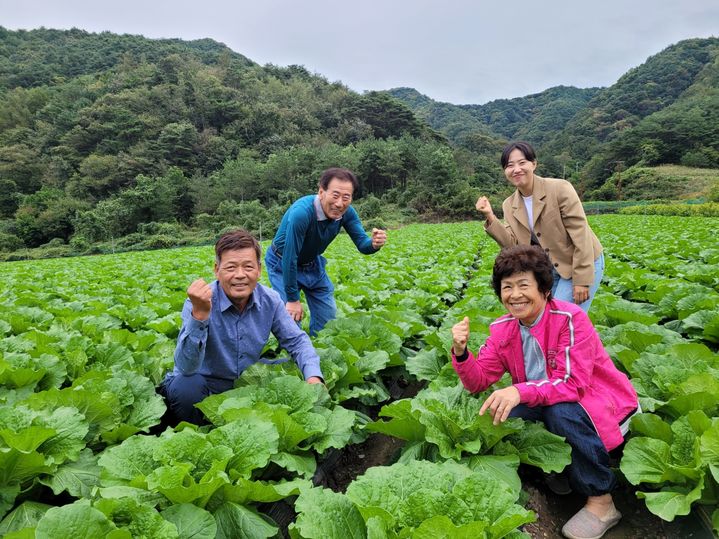 [안동=뉴시스] 영덕 달산공동영농지구 참가 농업인들. (사진=경북도 제공). 2024.11.12 *재판매 및 DB 금지