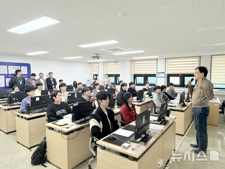 "무료 교육에 수당까지" 스마트인재개발원, AI 실무교육