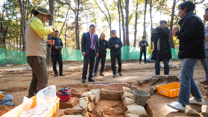 [합천=뉴시스] 세계유산 옥전고분군 발굴조사 현장설명회. (사진=함천군 제공) 2024.11.13. photo@newsis.com  *재판매 및 DB 금지