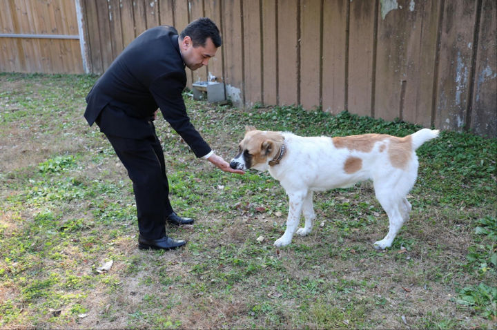 [서울=뉴시스]서울대공원 놀이터에서 투르크메니스탄 대사(베겐치 두르디예프)와 조이. 2024.11.14. (사진=서울대공원 제공) *재판매 및 DB 금지
