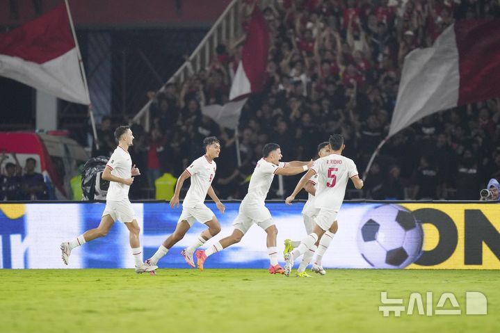 [자카르타=AP/뉴시스] 인도네시아 남자 축구 대표팀 선수들. 2024.11.19.