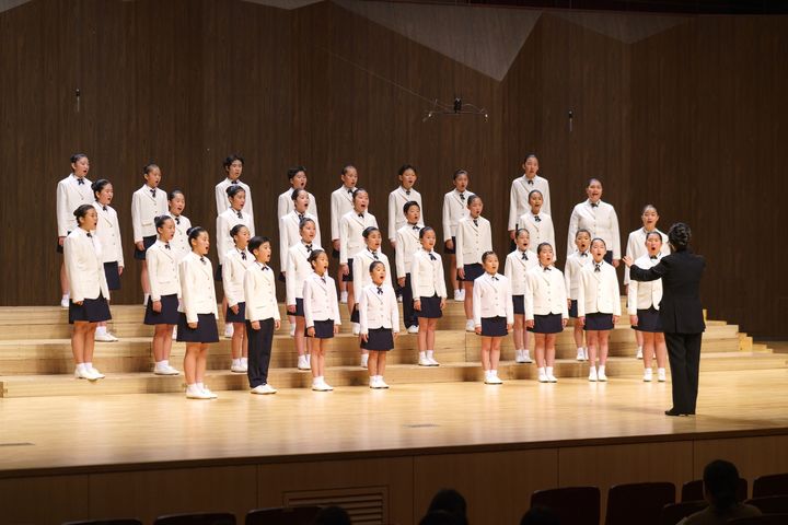 [통영=뉴시스] 통영시립소년소녀합창단의 정기연주회가 지난 19일 통영국제음악재단 주관으로 통영국제음악당 콘서트홀에서 열렸다. (사진=통영국제음악재단 제공) 2024.11.20. photo@newsis.com *재판매 및 DB 금지