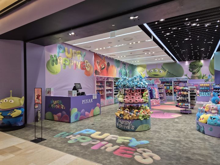 [대전=뉴시스]롯데백화점 대전점이 22일부터 내달 4일까지 월트디즈니 컴퍼니 코리아와 함께 '퍼피해피니스' 팝업스토어를 진행한다. (사진=롯데백화점 대전점 제공). 2024. 11. 20 photo@newsis.com *재판매 및 DB 금지