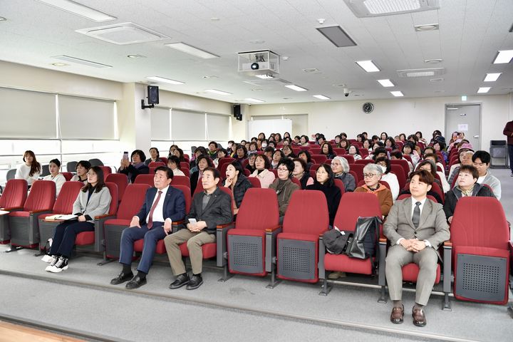 '노인·의료 통합돌봄 대상자 발굴과 연계 강화를 위한 교육'. *재판매 및 DB 금지