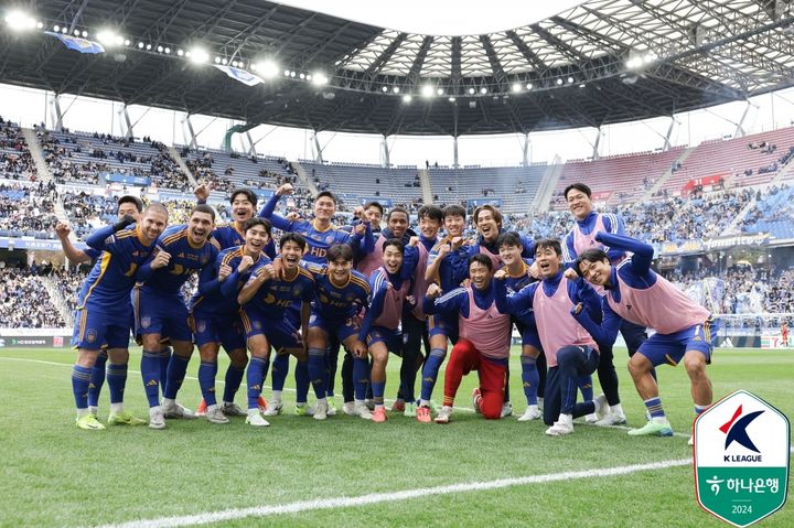 [서울=뉴시스]K리그1 울산, 시즌 최다 홈 관중 신기록. (사진=프로축구연맹 제공)