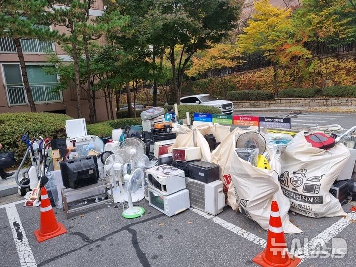 [용인=뉴시스] 폐가전 수거 무상서비스. (사진=용인시  제공) 2024.11.25. photo@newsis.com 