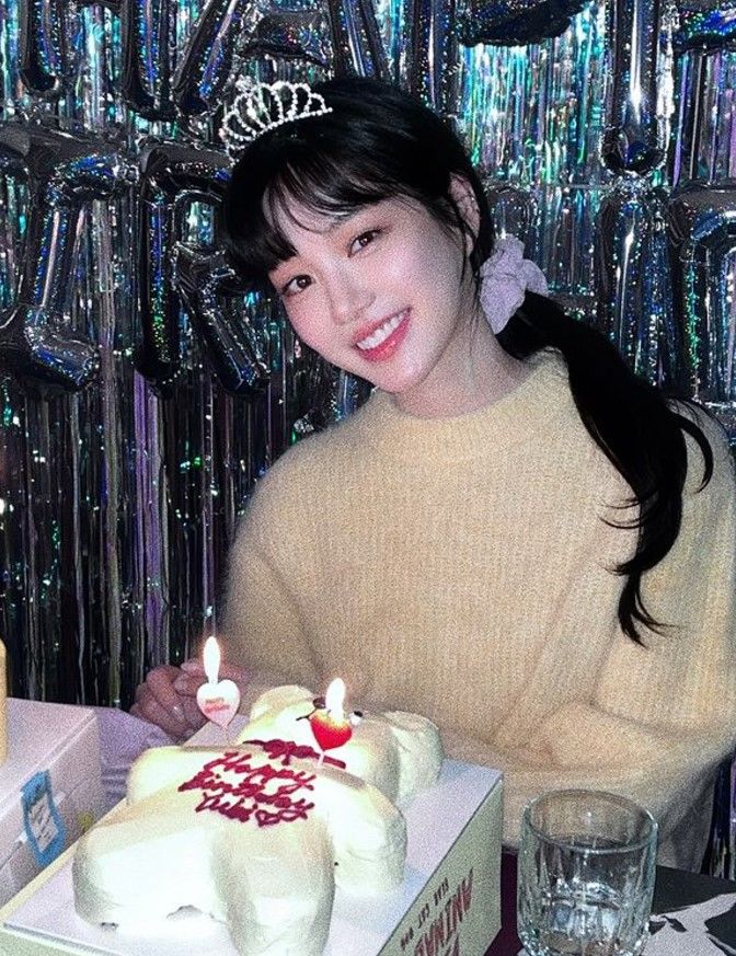 [서울=뉴시스] 이유비. (사진=이유비 인스타그램 캡처) 2024.11.25. photo@newsis.com   *재판매 및 DB 금지