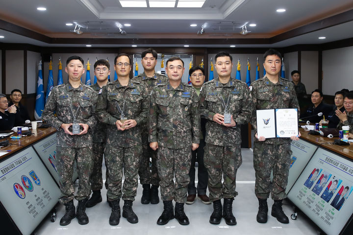 [진주=뉴시스]공군교육사령부는 26일 교육사 대회의실에서 항공정비과정 기지실습 우수부대 시상식을 개최했다.(사진=공교사 제공).2024.11.26.photo@newsis.com *재판매 및 DB 금지