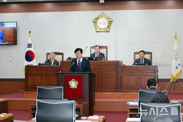 [장흥=뉴시스]김성 장흥군수 시정연설