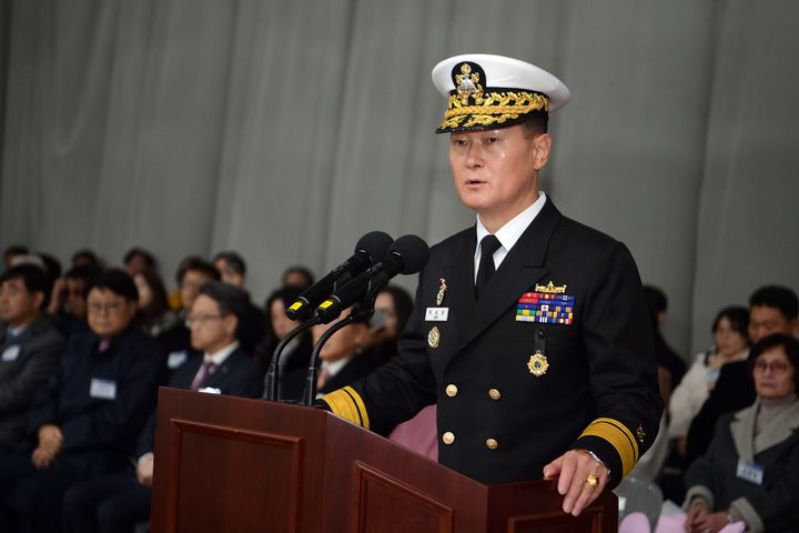 [수원=뉴시스] 29일 제32대 해군 제2함대사령관 허성재 해군소장이 2함대 장병 및 군무원에게 취임사를 하고 있다. (사진=2함대 제공) 2024.11.29. photo@newsis.com *재판매 및 DB 금지