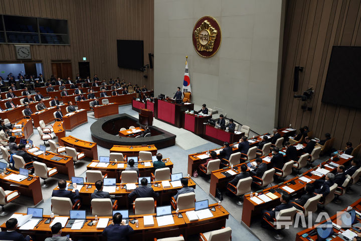 [서울=뉴시스] 고승민 기자 = 박정 국회 예결위원장이 29일 서울 여의도 국회에서 열린 제418회 국회(정기회) 제13차 예산결산특별위원회를 주재하고 있다. 2024.11.29. kkssmm99@newsis.com