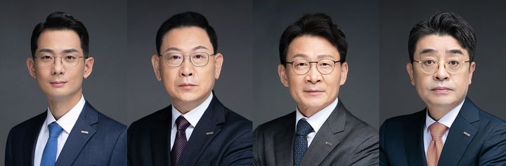 [서울=뉴시스] 왼쪽부터 김준석 대한전선 부사장, 김용일 호반산업 전무, 강신주 호반호텔앤리조트 전무, 호반건설 김시한 상무. 2024.12.02 (사진 제공=호반그룹) photo@newsis.com *재판매 및 DB 금지