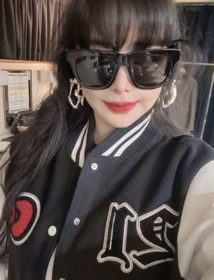 [서울=뉴시스] 박봄은 1일 자신의 사회관계망서비스(SNS)에 별다른 말 없이 사진을 올렸다. (사진=인스타그램 갈무리) *재판매 및 DB 금지