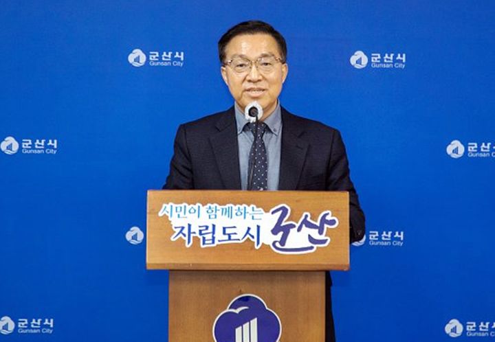 강의식 군산시 수도사업소장이 3일 정례브리핑을 하고 있다. (사진=군산시 제공) *재판매 및 DB 금지