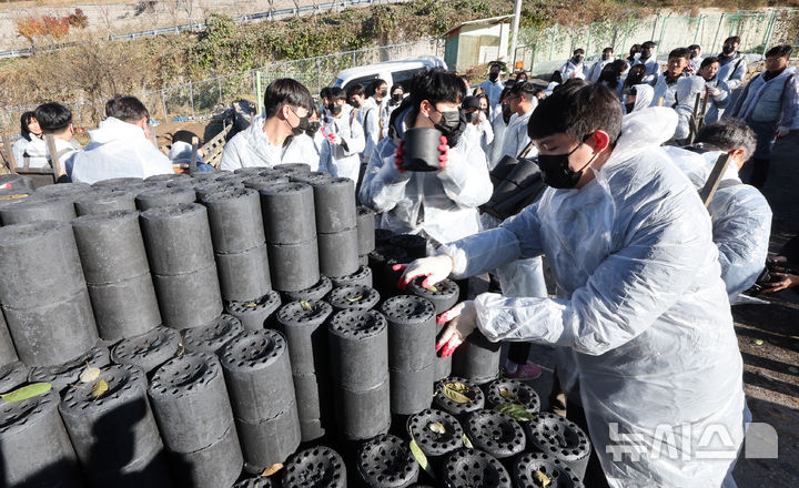 자원봉사 현황 통계, 6월 첫 공개…'모바일 봉사증' 발급도