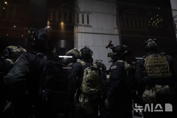 '계엄 연루 중징계' 군 장성 등 23명 국방부에 항고