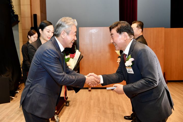 김명기 횡성군수, 농업발전혁신인 상 수상. *재판매 및 DB 금지