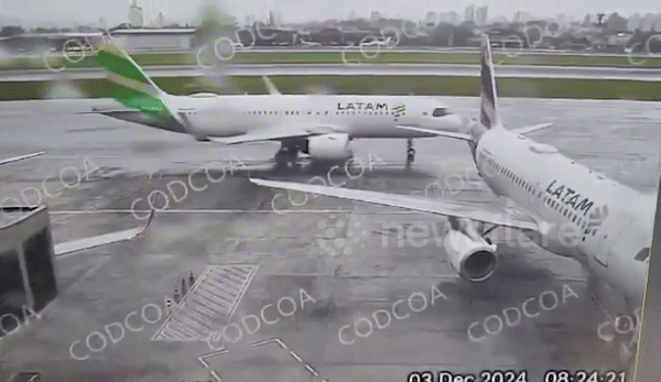 [서울=뉴시스] 브라질의 한 공항 활주로에서 비행기 두 대가 충돌하는 사고가 발생했다. (사진=g1) *재판매 및 DB 금지 *재판매 및 DB 금지