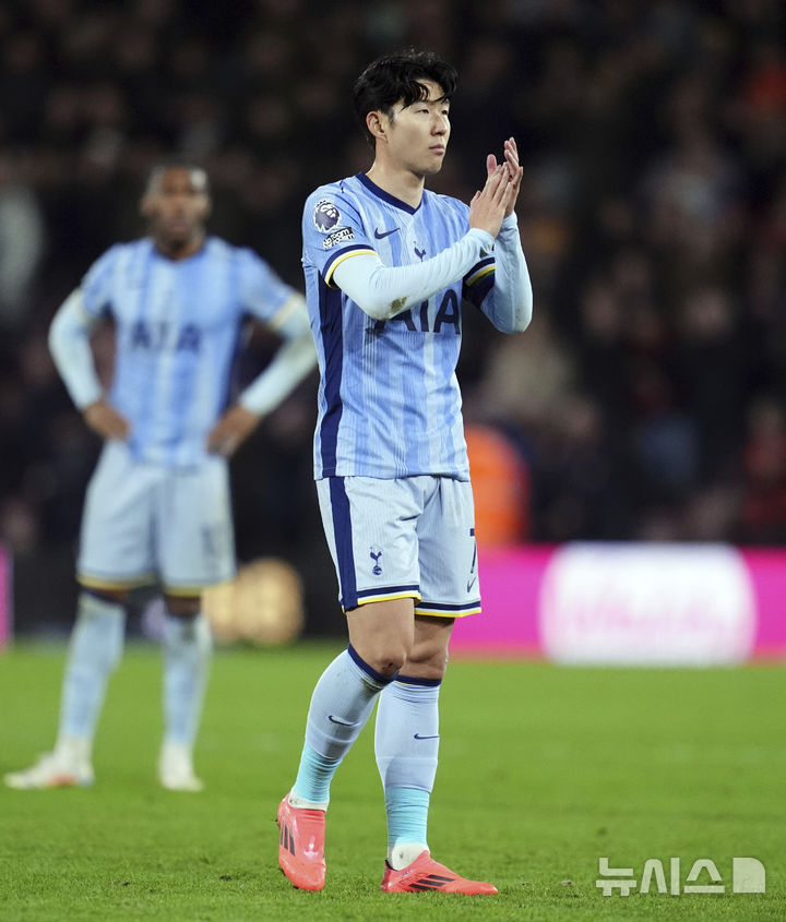 [본머스=AP/뉴시스] 잉글랜드 프로축구 프리미어리그(EPL) 토트넘 홋스퍼의 손흥민. 2024. 12. 5.