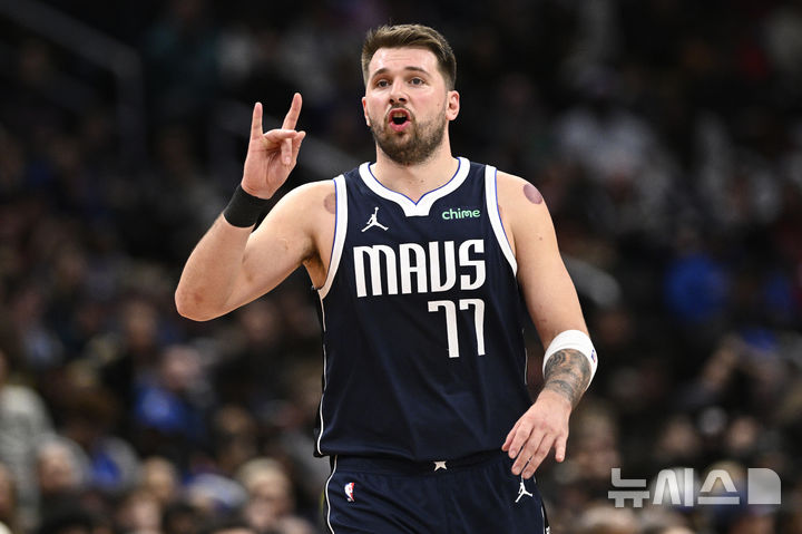 [워싱턴=AP/뉴시스] 미국프로농구(NBA) 댈러스 매버릭스의 루카 돈치치. 2024.12.06