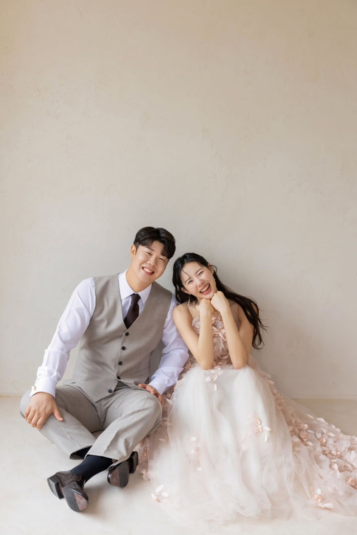 [서울=뉴시스] 프로야구 한화 이글스 내야수 김인환(30)이 오는 7일 대전 루이비스컨벤션에서 결혼식을 올린다. (사진=한화 제공) 2024.12.06. *재판매 및 DB 금지