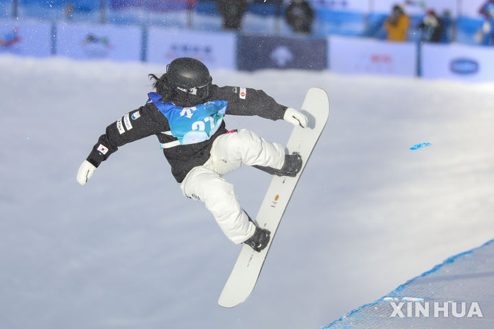 [장자커우=신화/뉴시스] 이나윤. 2024.12.06