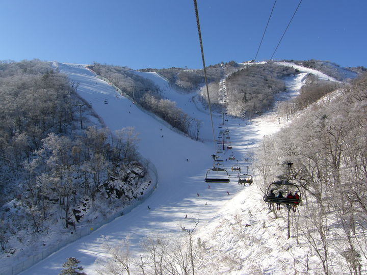 [서울=뉴시스] 부영그룹 무주덕유산리조트 스키장 전경. 2024.12.08 (사진 제공=부영그룹) photo@newsis.com *재판매 및 DB 금지