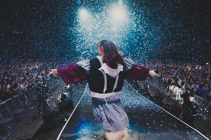 [인천=뉴시스] 일본 혼성듀오 '요아소비'가 8일 인천 인스파이어 아레나에서 두 번째 내한공연 '요아소비 아시아 투어 2024-2025 - 초현실 / 조-겐지츠(cho-genjitsu)'를 펼치고 있다. (사진 = 리벳(LIVET), Kato Shumpei, Risa Nishimura 제공) 2024.12.08. photo@newsis.com *재판매 및 DB 금지