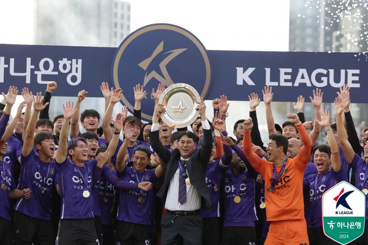 [서울=뉴시스]K리그2 FC안양 첫 승격. (사진=프로축구연맹 제공)