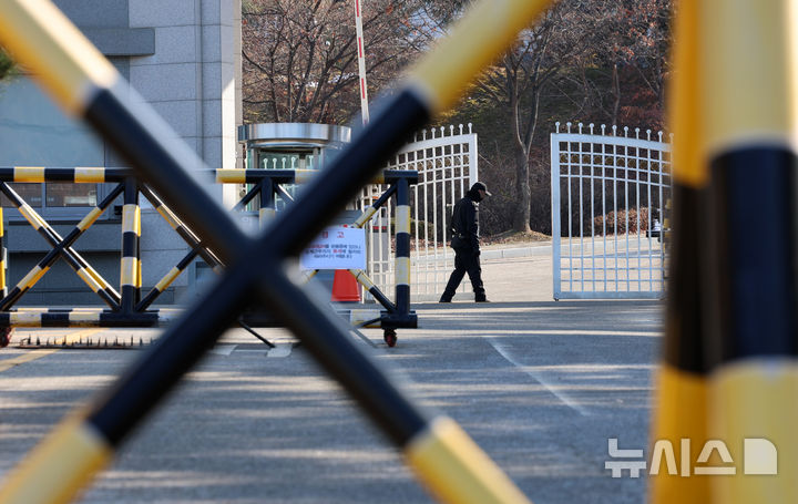 [과천=뉴시스] 이영환 기자 = 지난 9일 오후 경기 과천시 국군방첩사령부가 보이고 있다. 2024.12.09. 20hwan@newsis.com